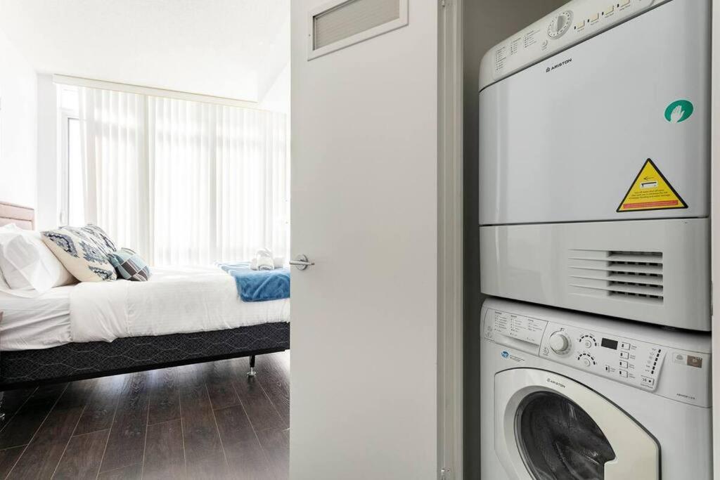 Guestic At Cityplace - Lake View & One Free Parking Toronto Ngoại thất bức ảnh