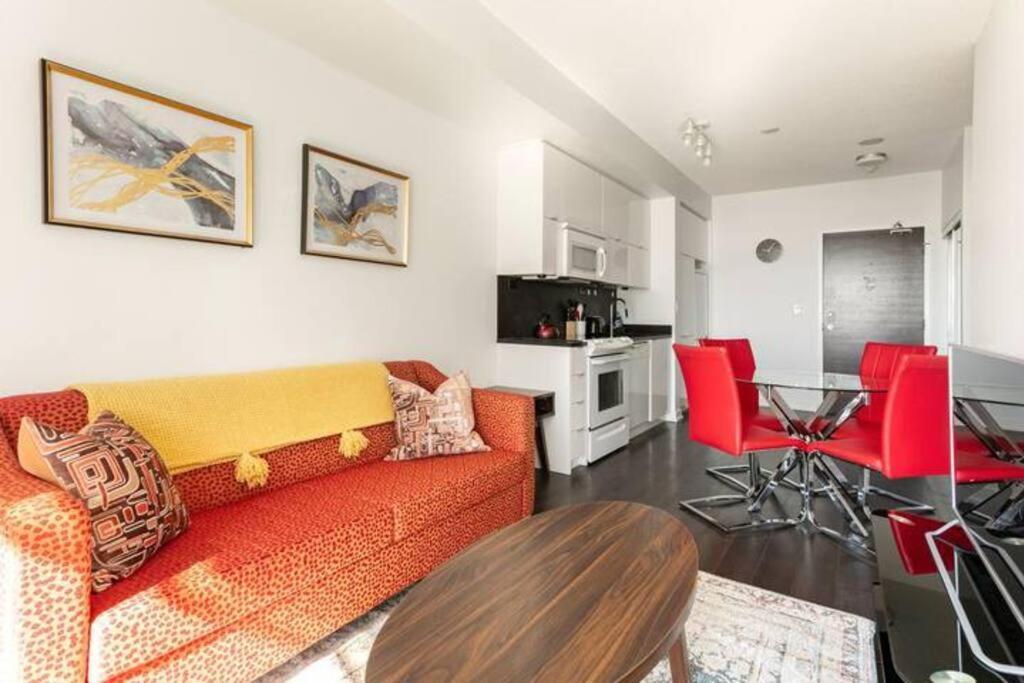 Guestic At Cityplace - Lake View & One Free Parking Toronto Ngoại thất bức ảnh