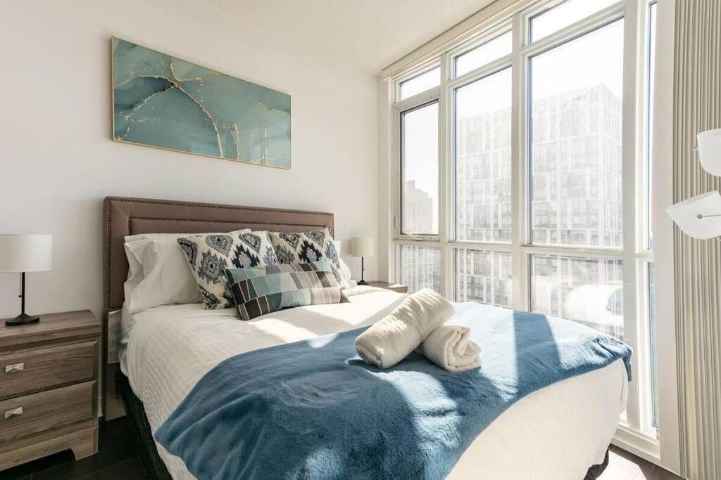 Guestic At Cityplace - Lake View & One Free Parking Toronto Ngoại thất bức ảnh