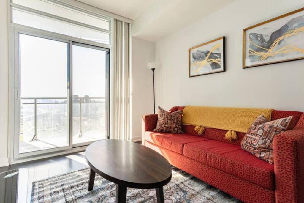Guestic At Cityplace - Lake View & One Free Parking Toronto Ngoại thất bức ảnh
